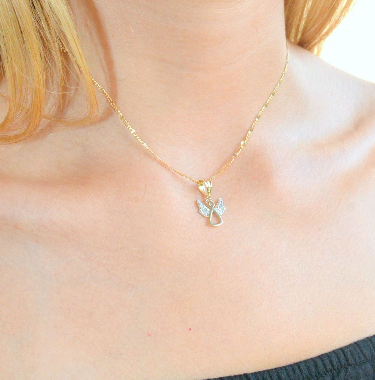 Złota zawieszka 375 aniołek z cyrkoniami ZA 6374 375. Złota zawieszka 375. Złoty wisiorek aniołek z cyrkoniami. Złota zawieszka damska. Zawieszka damska aniołek próby 375. Złota zawieszka na prezent..jpg